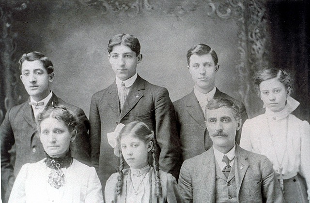 Daniel A Fox family circa 1902 